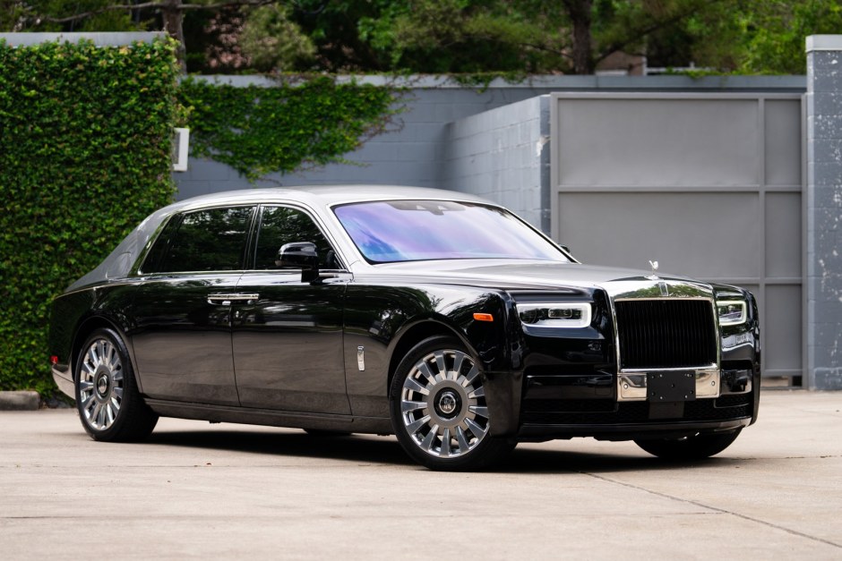 2022 Rolls-Royce Phantom sold at auction for $417,000