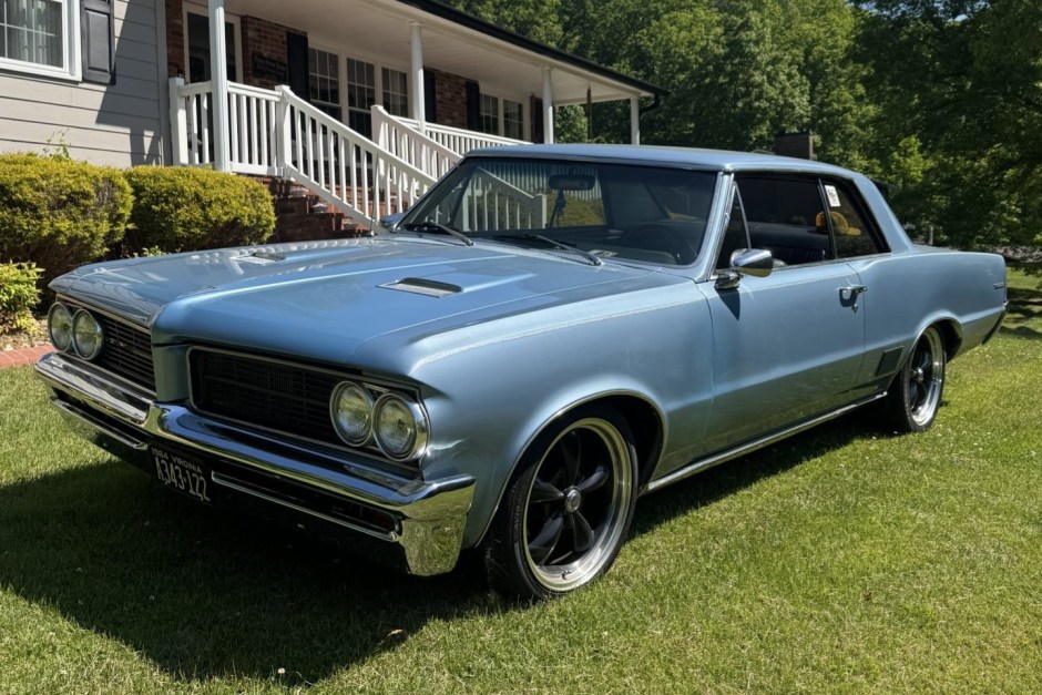 1964 Pontiac LeMans sold at auction for $18,000
