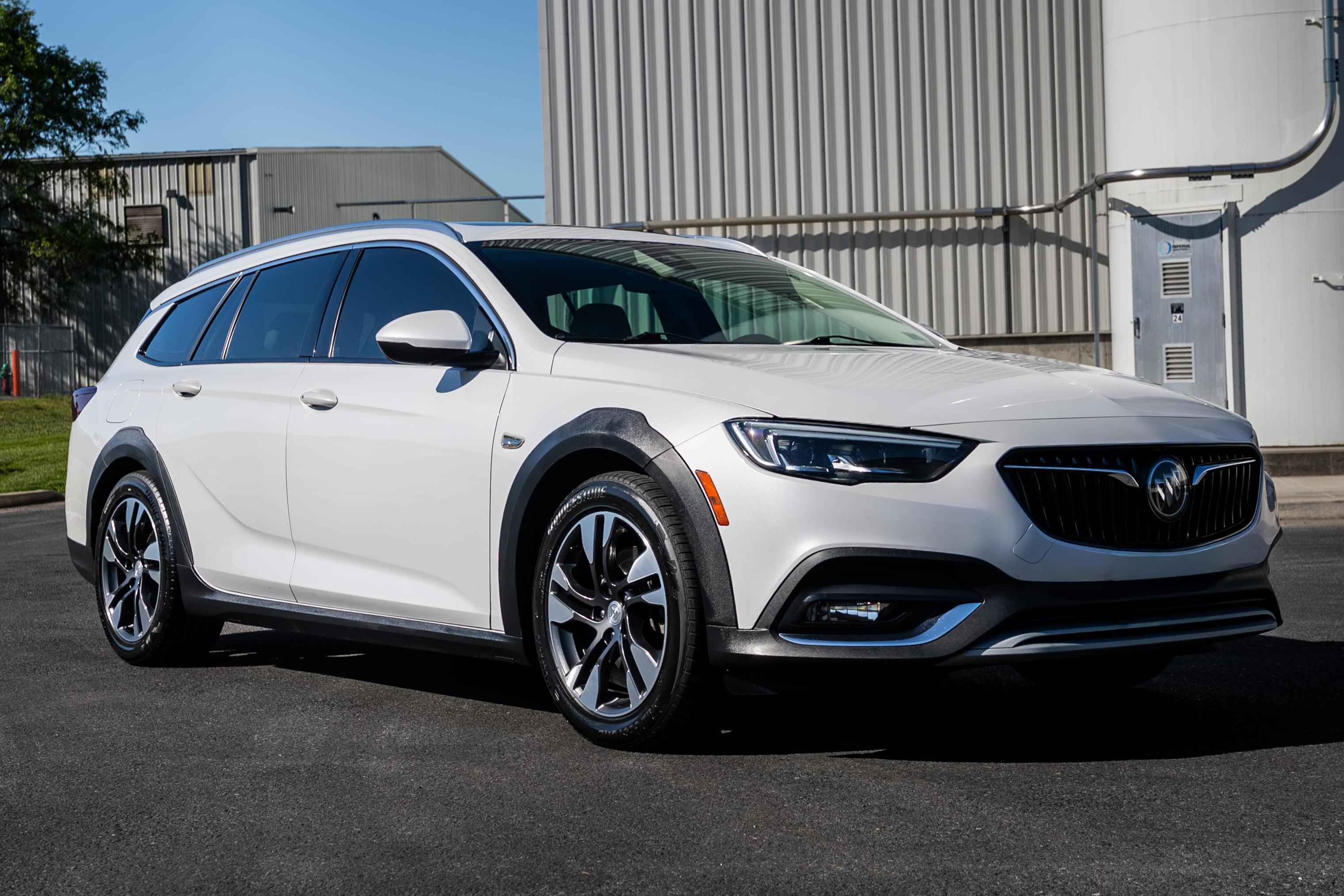 2018 Buick Regal sold at auction for $15,500
