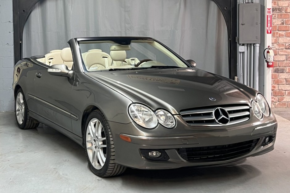 2008 Mercedes-Benz CLK-Class sold at auction for $13,500