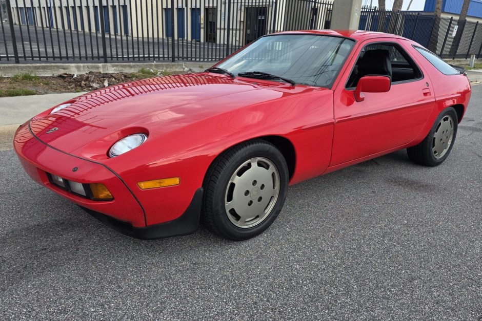1984 Porsche 928 sold at auction for $13,250