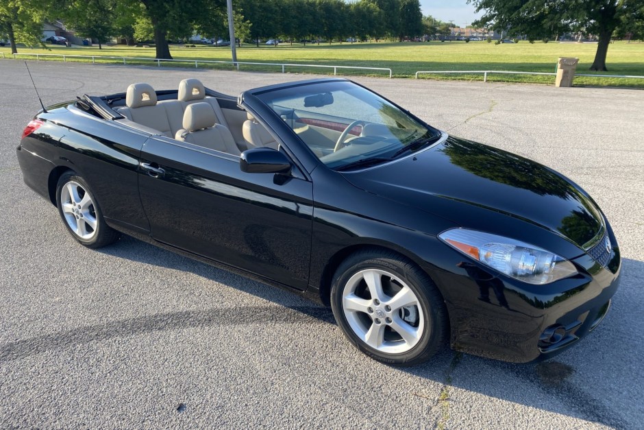 2007 Toyota Solara sold at auction for $14,750