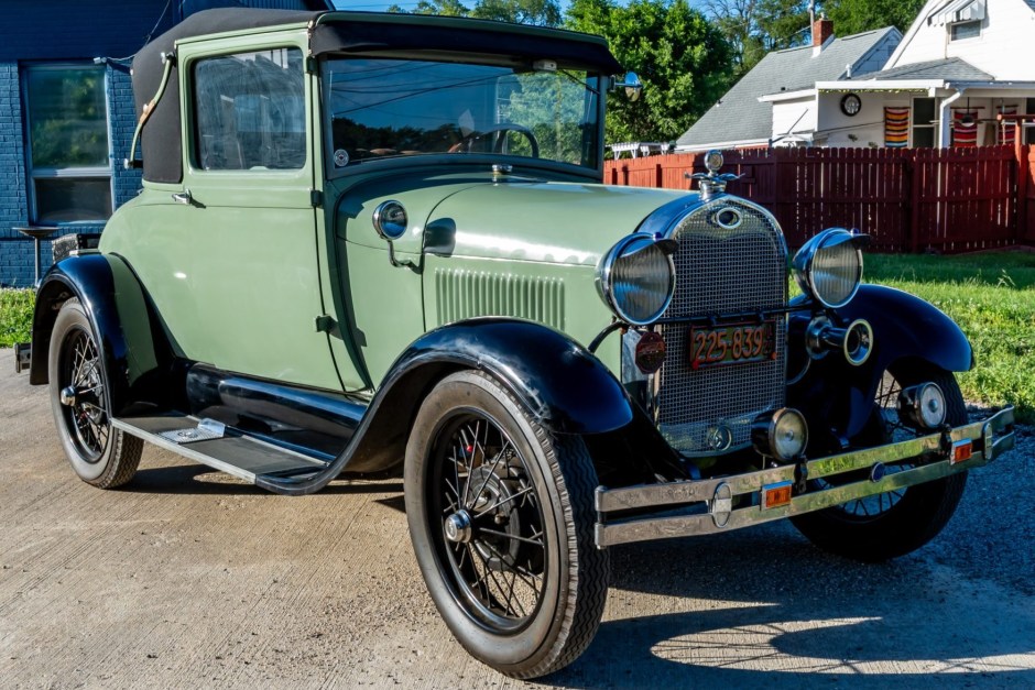1928 Ford Model A sold at auction for $6,235