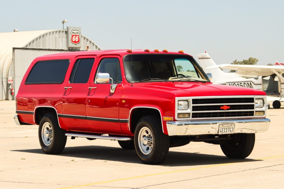 1991 Chevrolet Suburban sold at auction for $9,501
