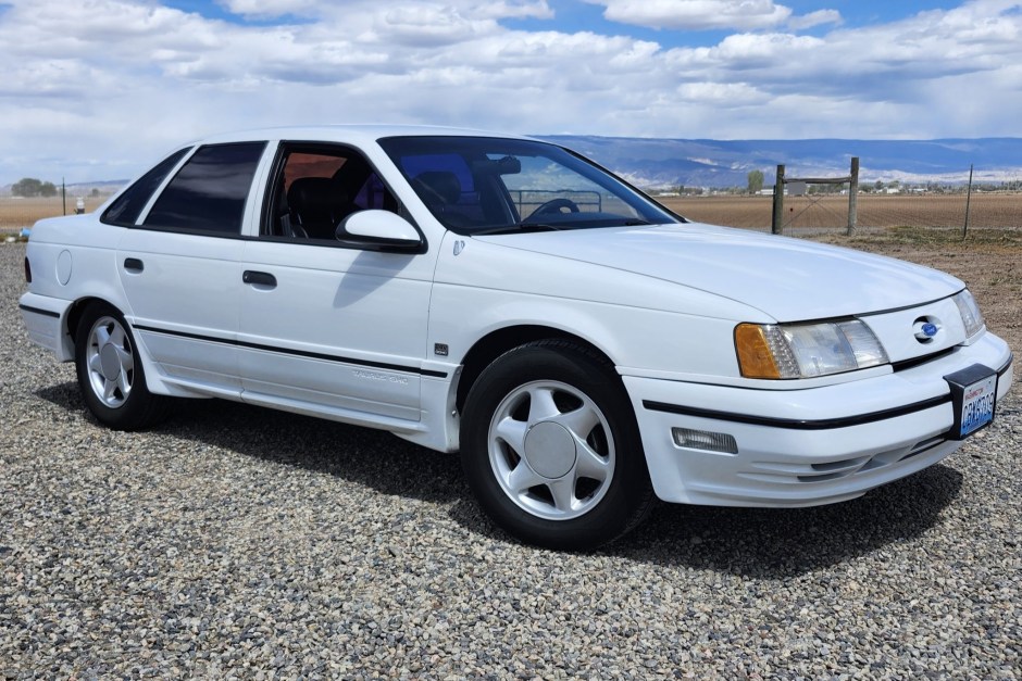 1991 Ford Taurus sold at auction for $4,000