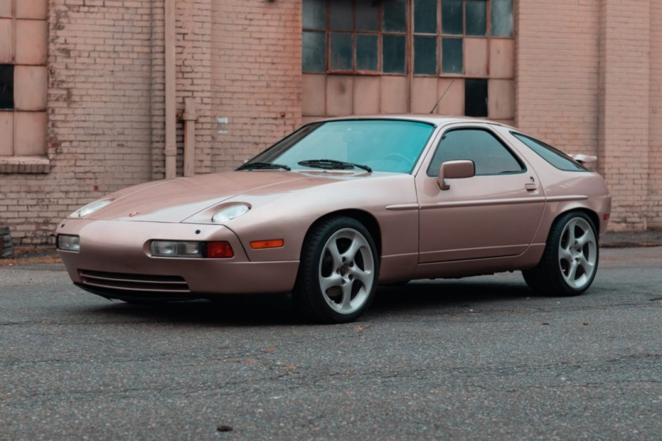 1989 Porsche 928 sold at auction for $24,000