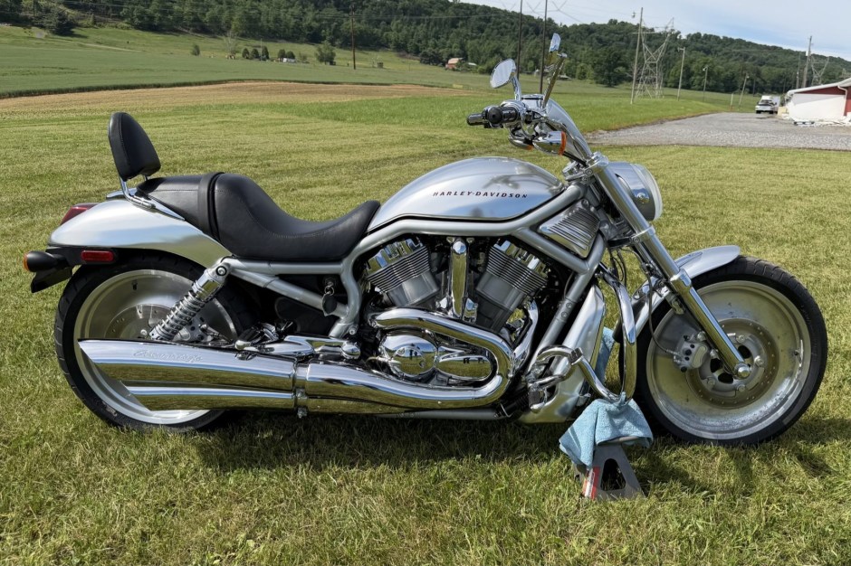 2002 Harley-Davidson V-Rod sold at auction for $10,000