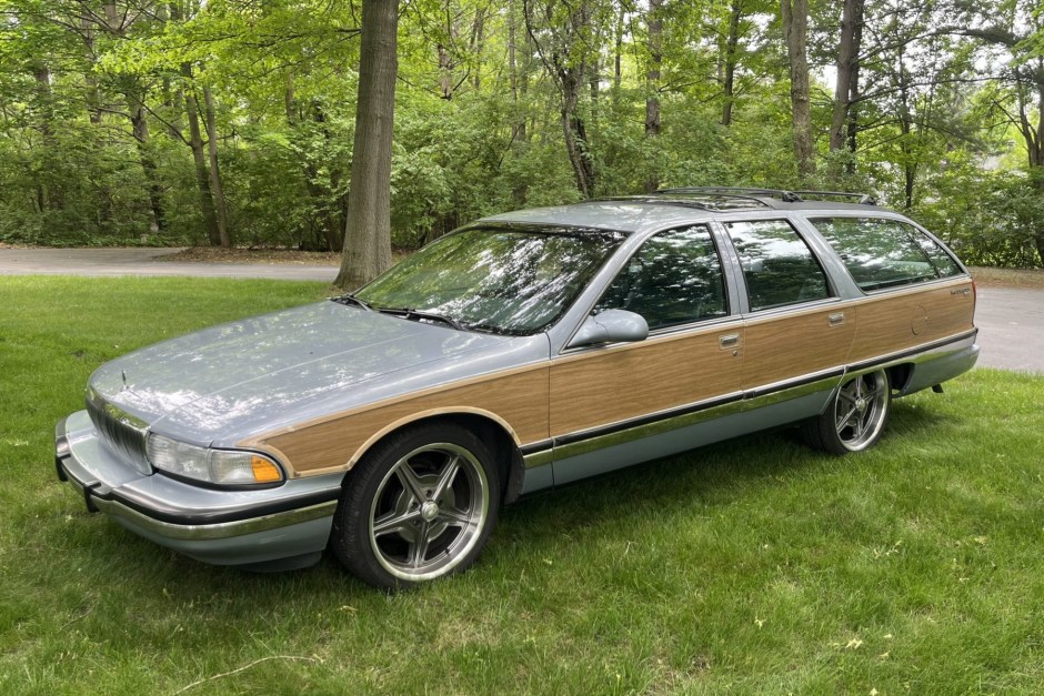 1995 Buick Roadmaster sold at auction for $12,750