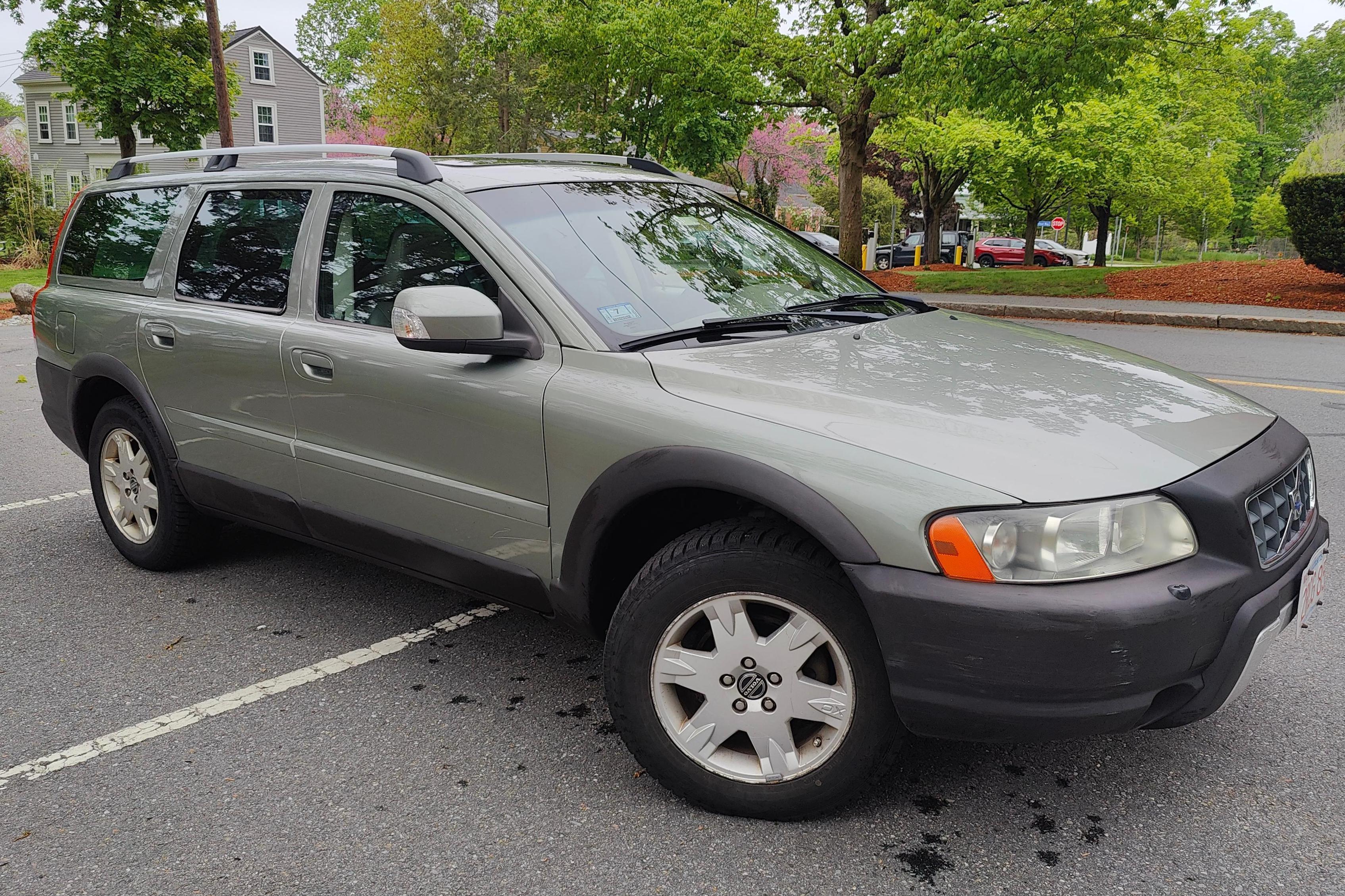 2007 Volvo XC70 sold at auction for $3,400