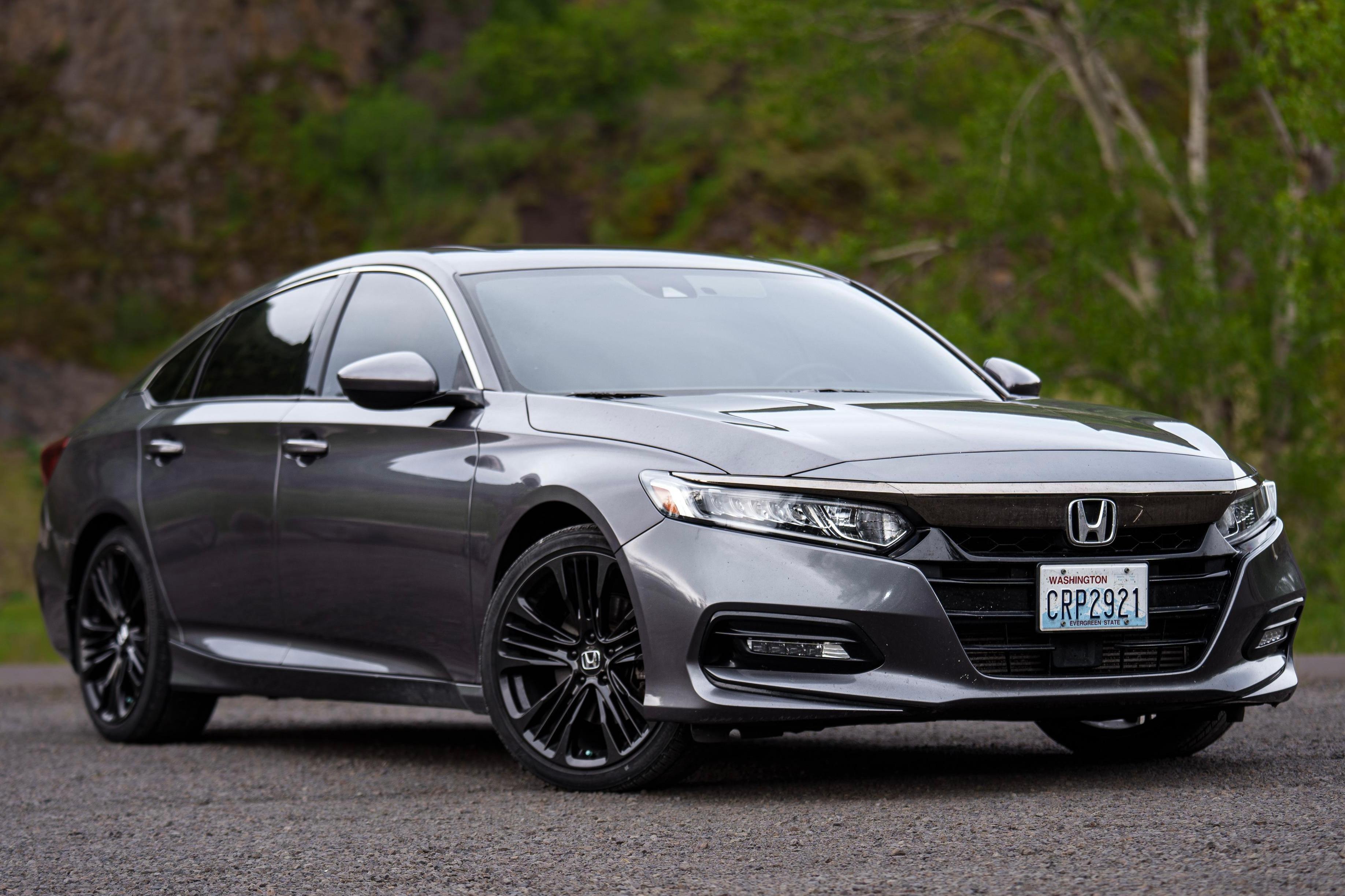 2019 Honda Accord sold at auction for $15,501
