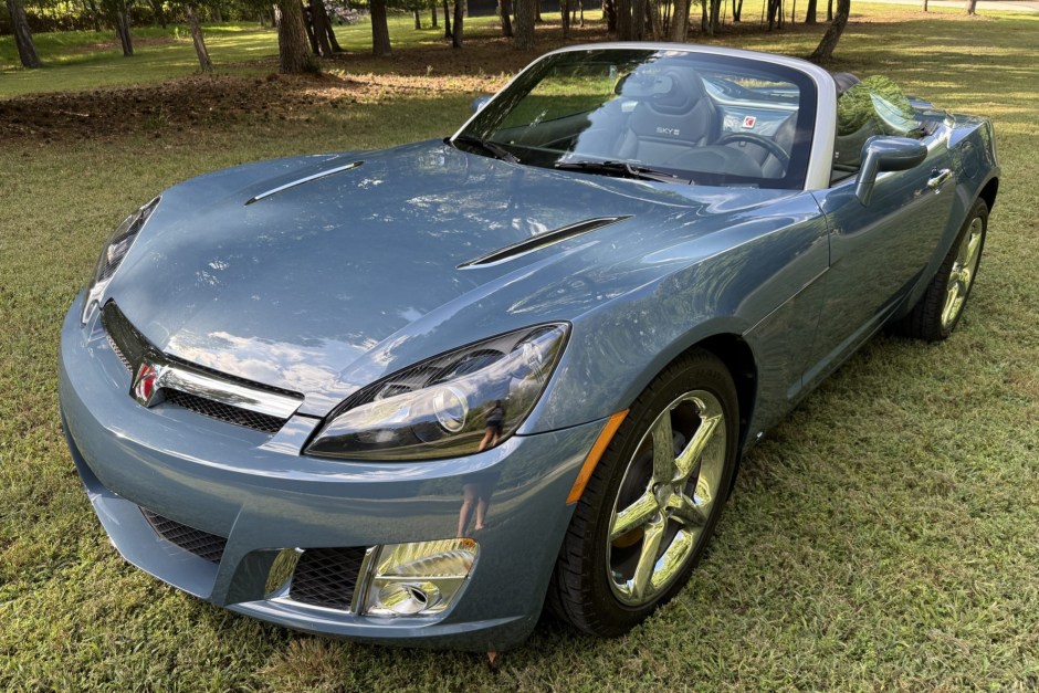 2008 Saturn Sky sold at auction for $13,500