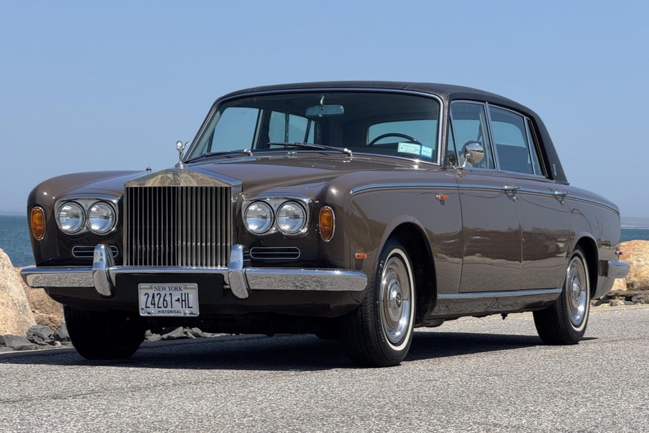 1969 Rolls-Royce Silver Shadow sold at auction for $35,000