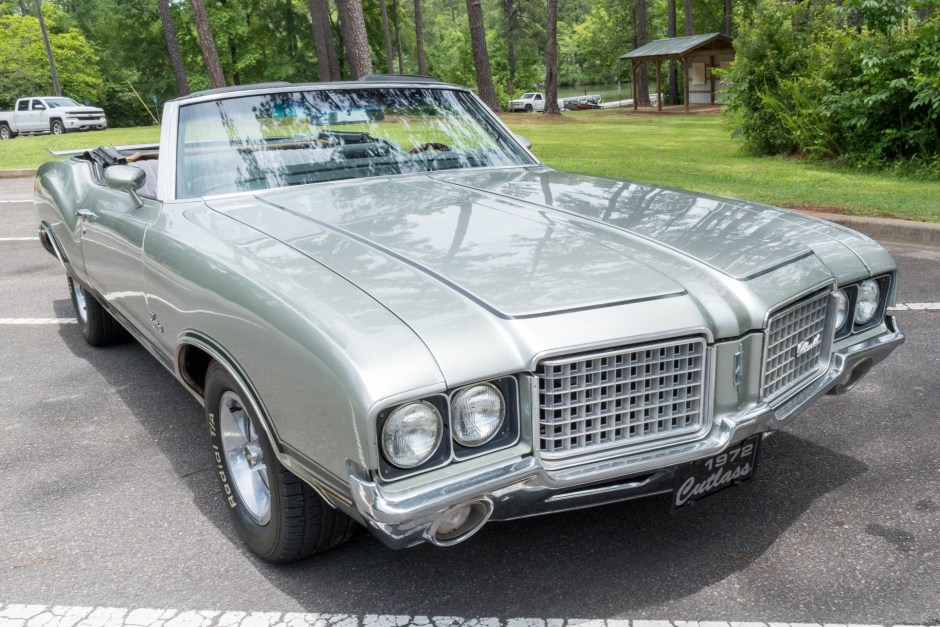 1972 Oldsmobile Cutlass sold at auction for $22,000