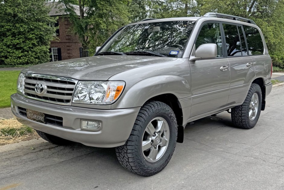 2006 Toyota Land Cruiser 100 Series sold at auction for $61,000