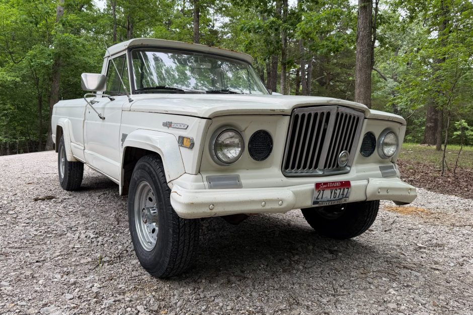 1969 Jeep Gladiator sold at auction for $8,600