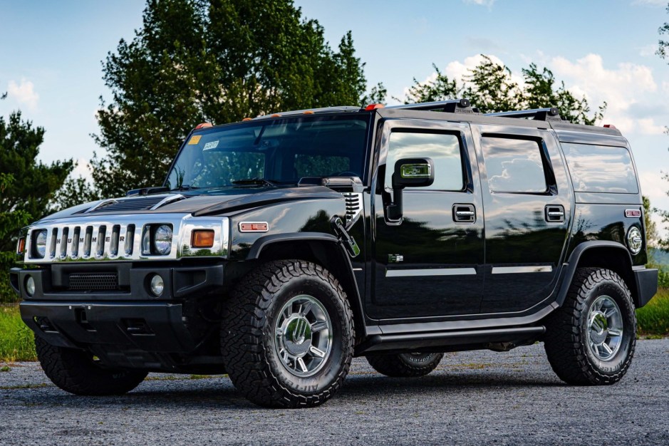 2006 Hummer H2 sold at auction for $43,069