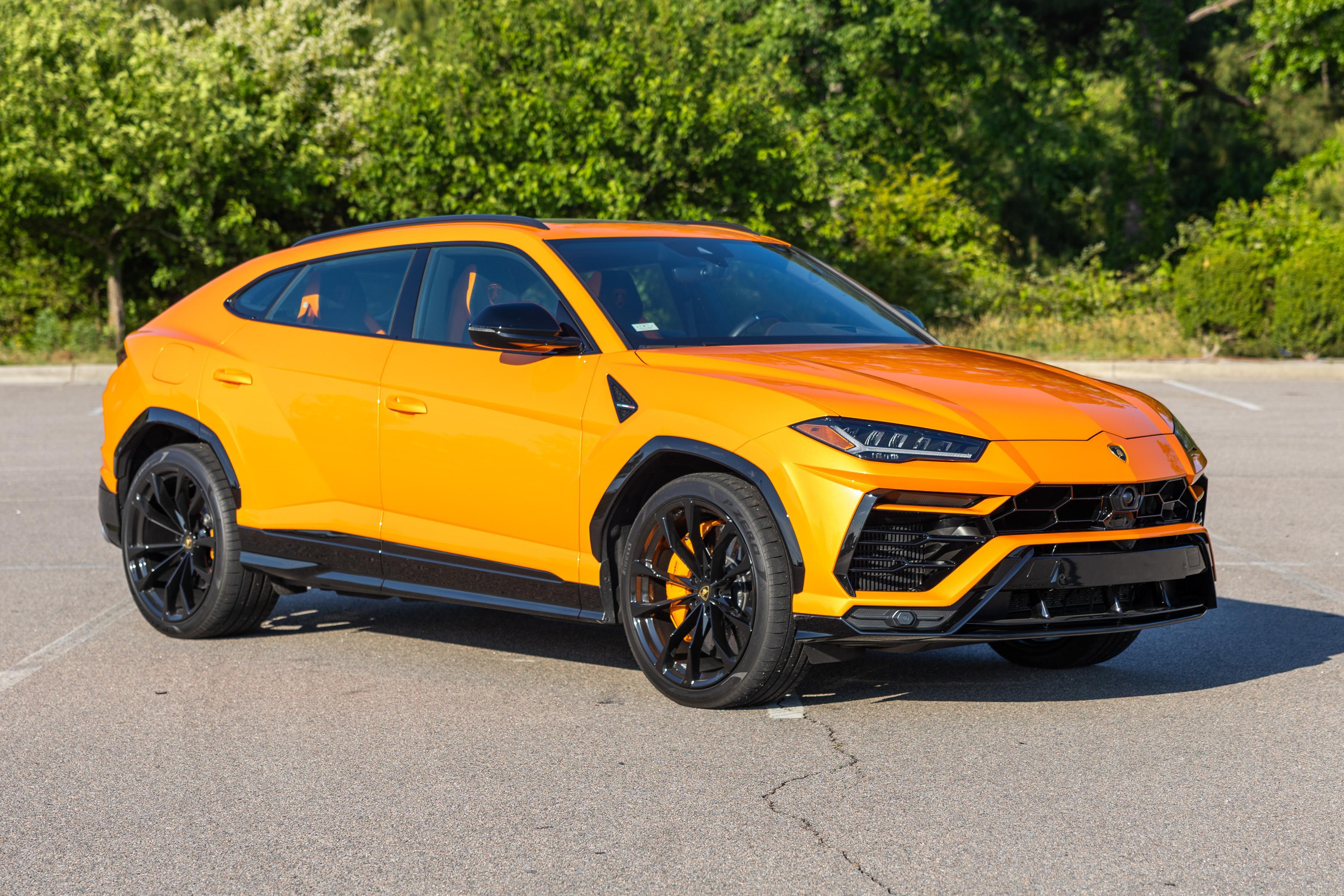 2022 Lamborghini Urus sold at auction for $203,000