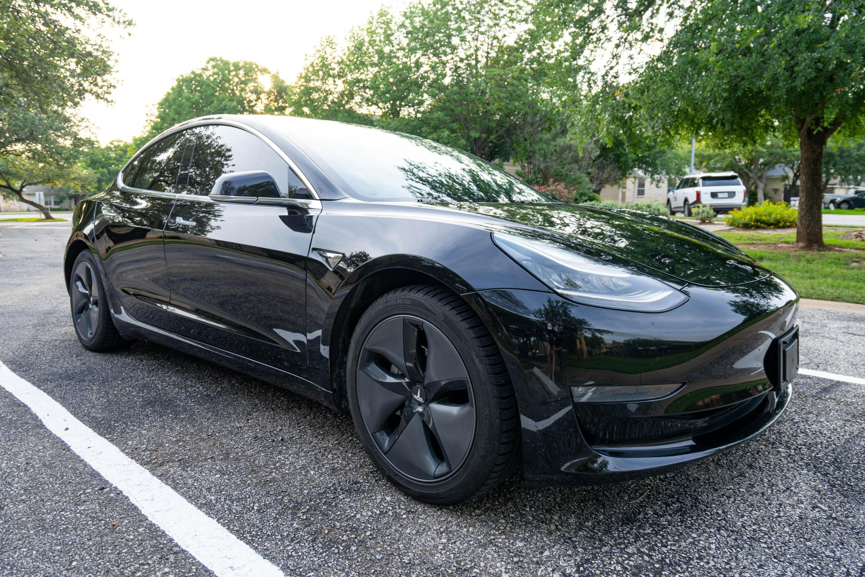 2018 Tesla Model 3 sold at auction for $15,577