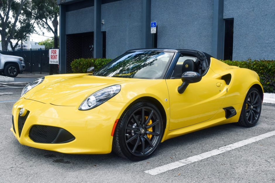 2015 Alfa Romeo 4C sold at auction for $49,250