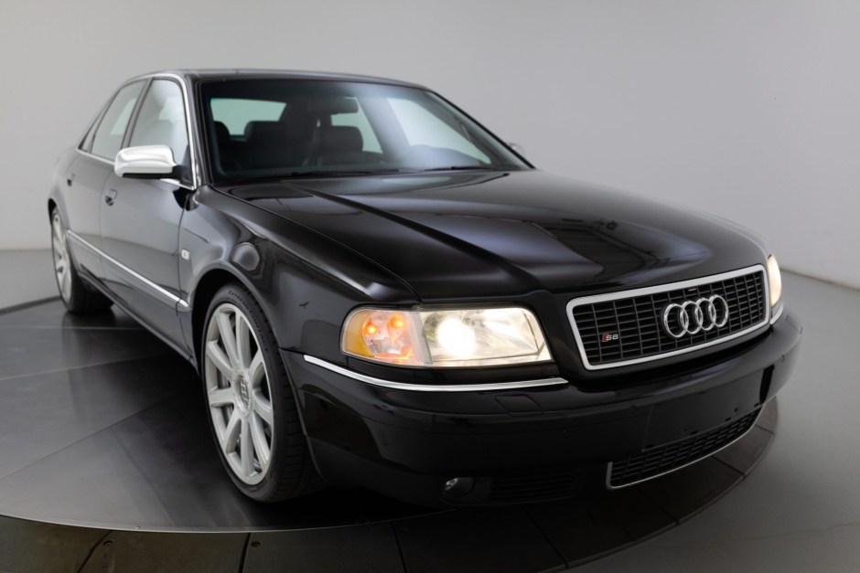 2002 Audi S8 sold at auction for $8,250