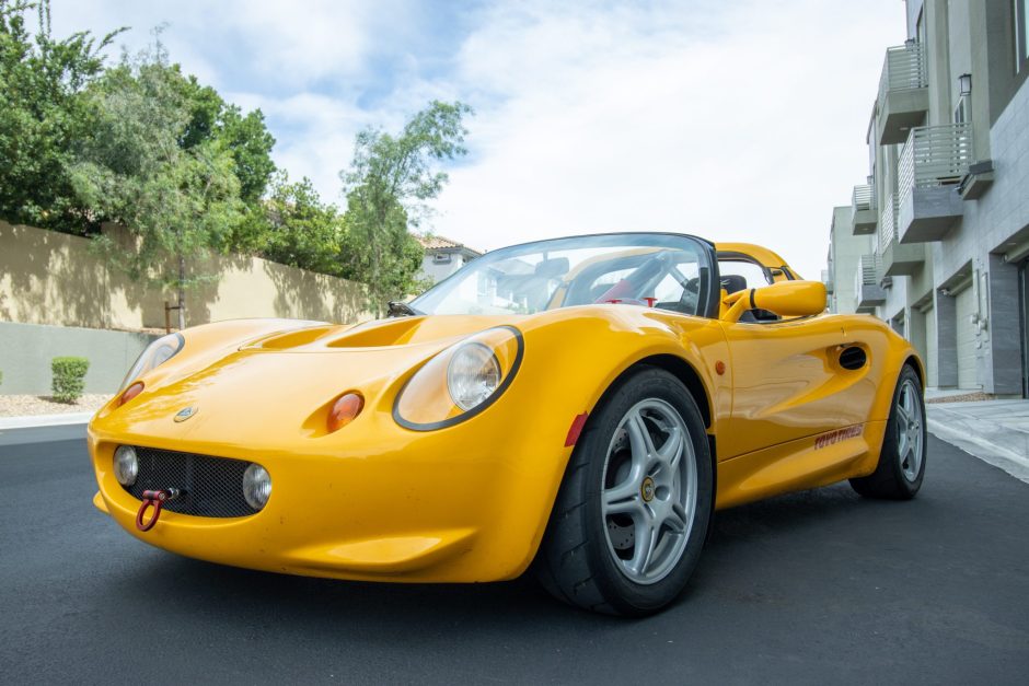 1999 Lotus Elise sold at auction for $39,100