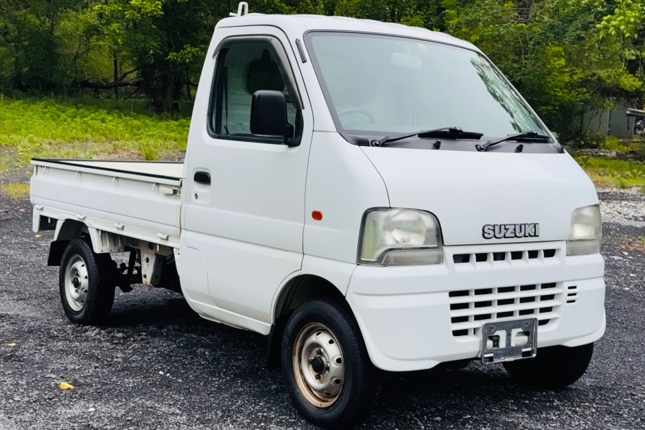 2001 Suzuki Carry sold at auction for $5,600