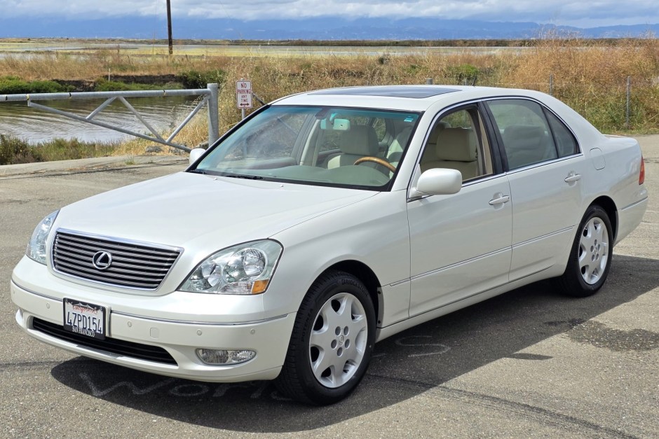 2003 Lexus LS sold at auction for $19,139