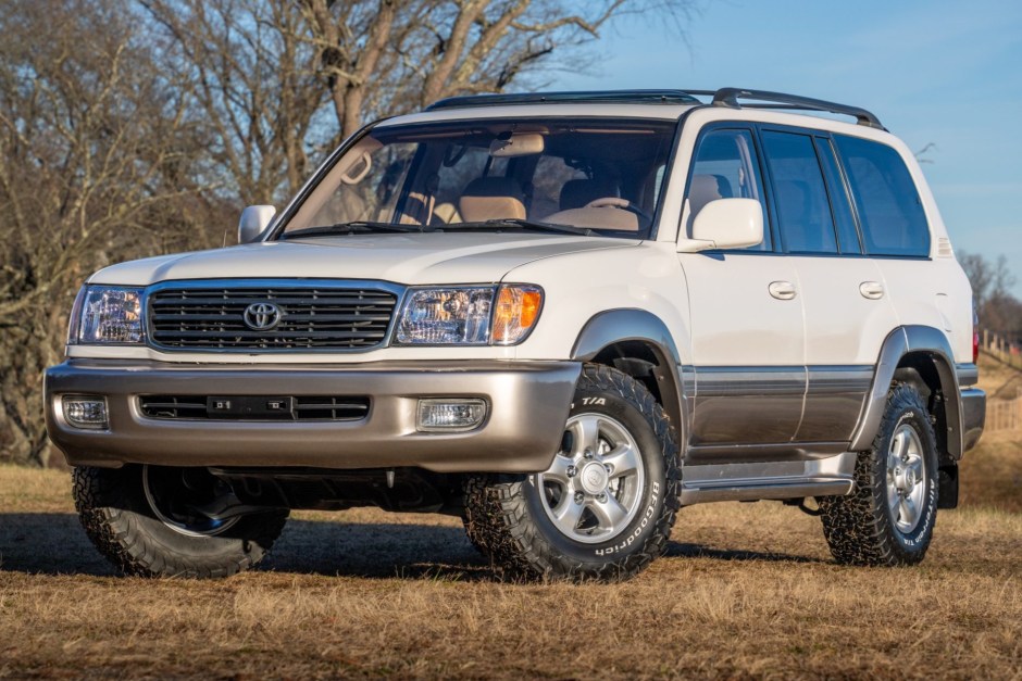 2001 Toyota Land Cruiser 100 Series sold at auction for $48,000