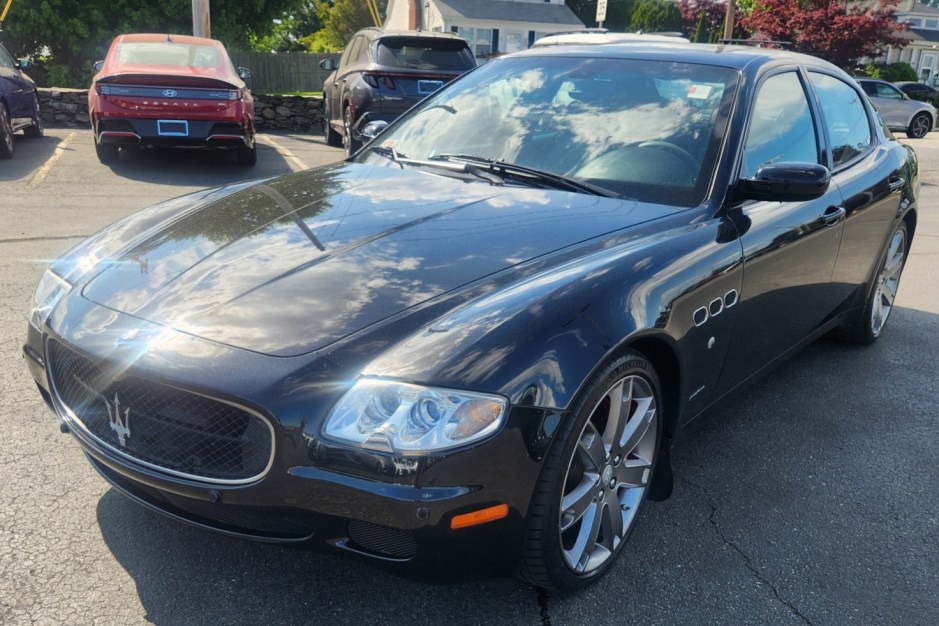 2008 Maserati Quattroporte sold at auction for $7,550