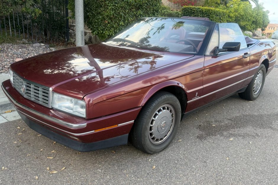 1987 Cadillac Allanté sold at auction for $7,300