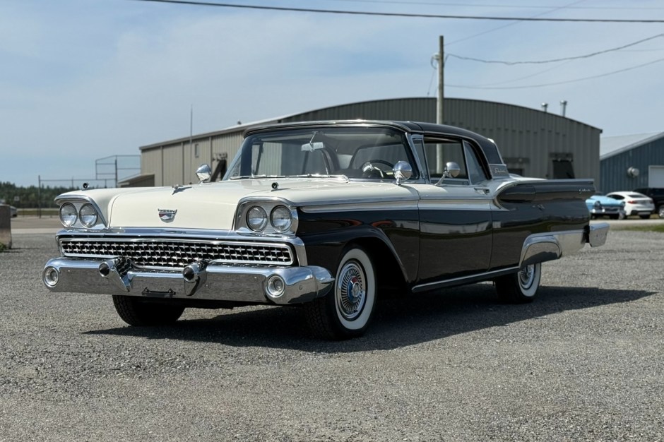 1959 Ford Galaxie sold at auction for $19,000