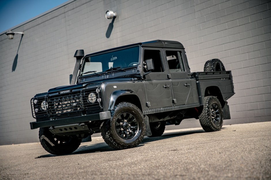 2000 Land Rover Defender sold at auction for $55,500
