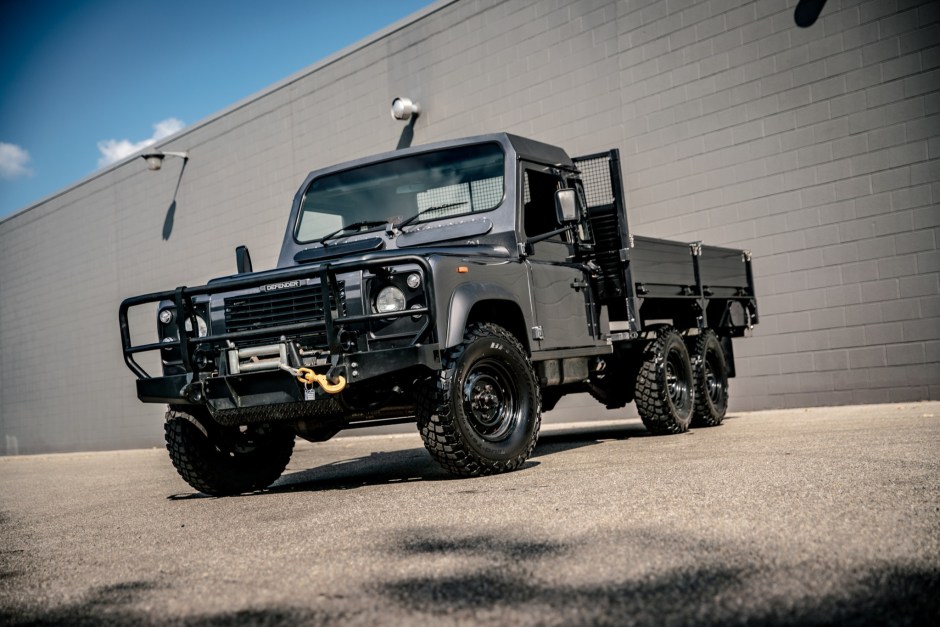 1989 Land Rover Defender sold at auction for $42,250