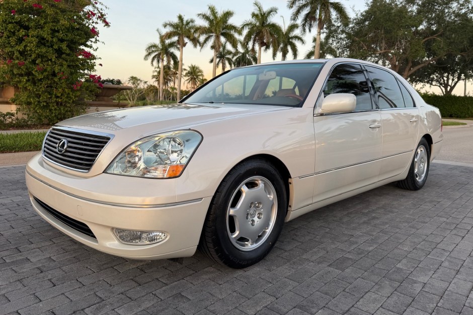 2002 Lexus LS sold at auction for $17,100