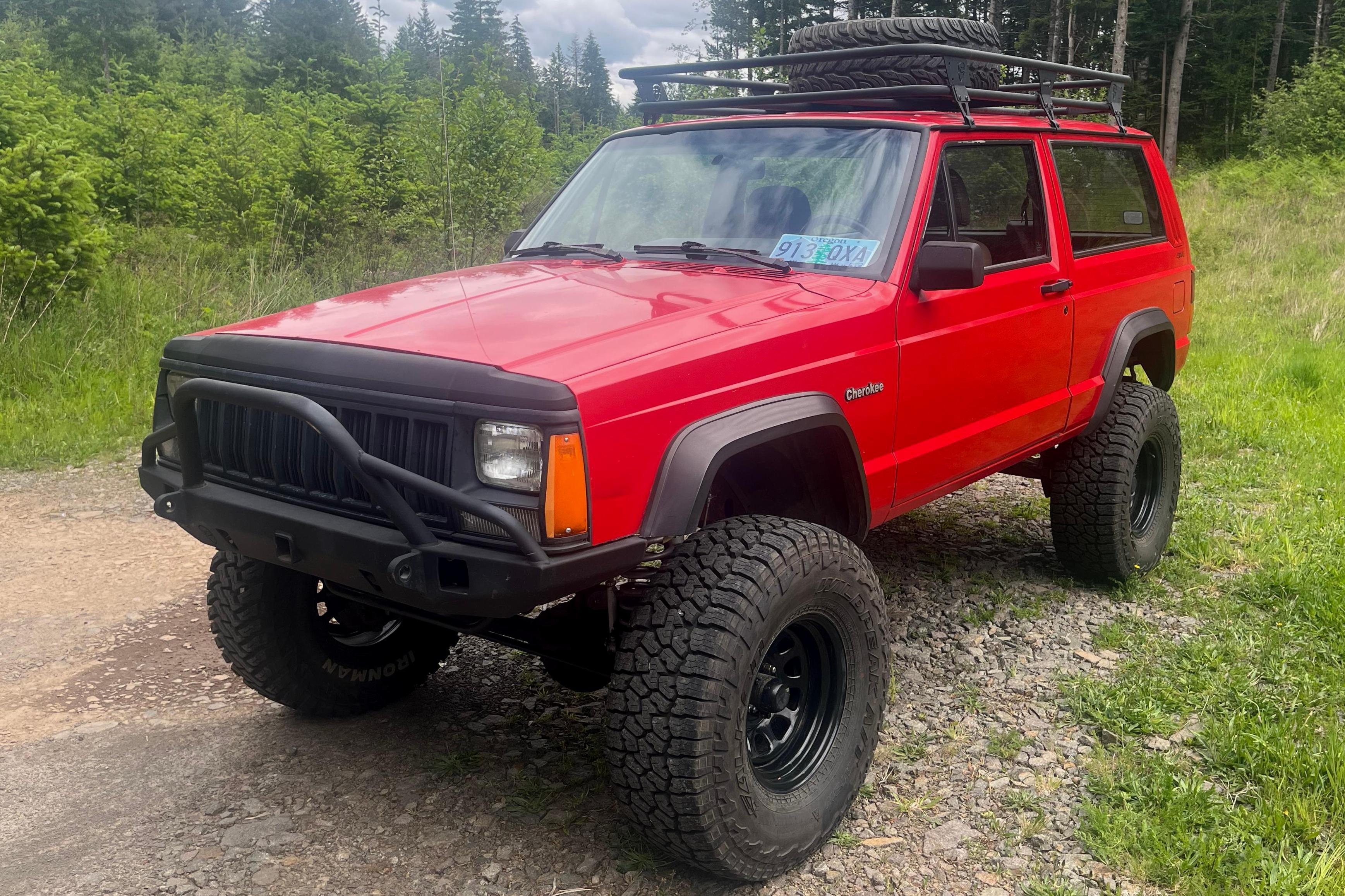 1995 Jeep Cherokee sold at auction for $4,400