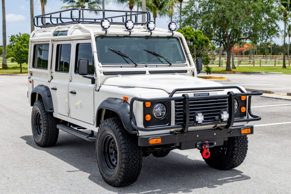 1993 Land Rover Defender sold at auction for $61,000