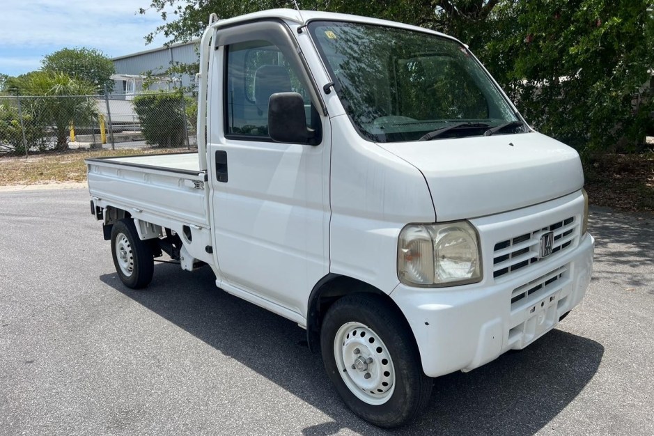1999 Honda Acty sold at auction for $7,200