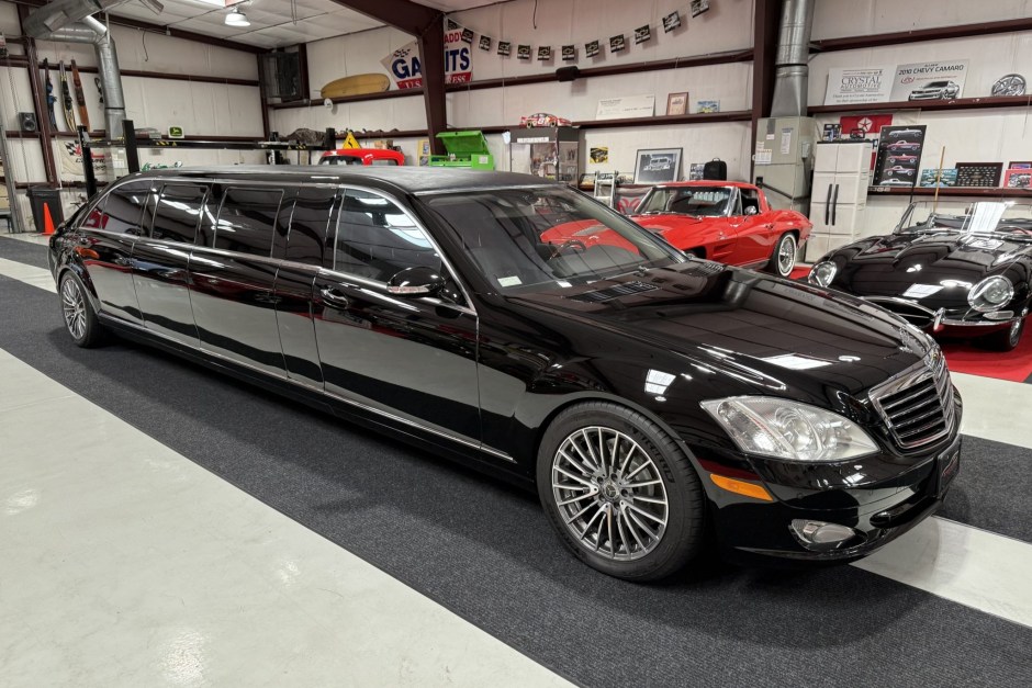 2008 Mercedes-Benz S-Class sold at auction for $34,500