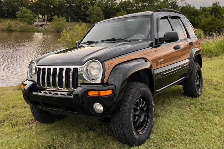 2004 Jeep Liberty sold at auction for $7,500