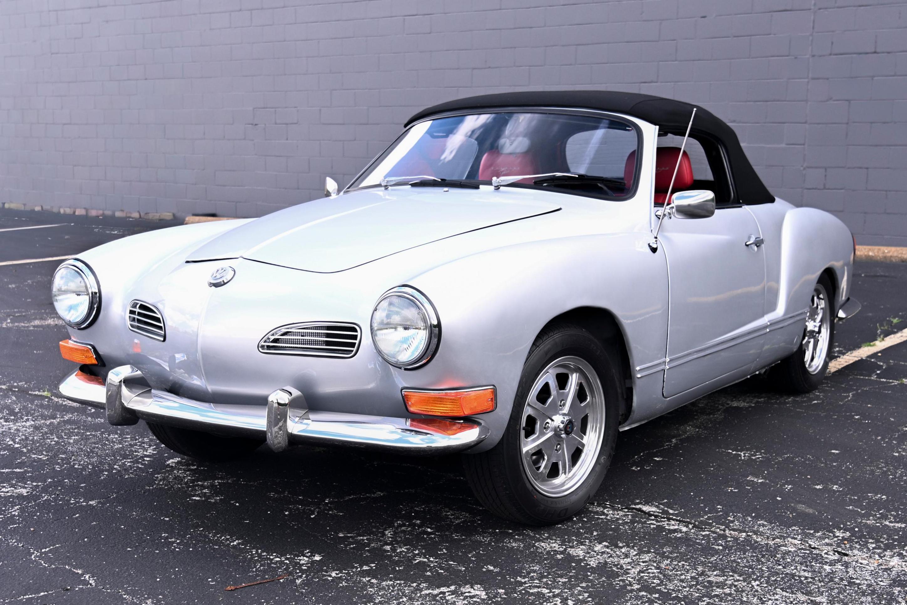 1971 Volkswagen Karmann Ghia sold at auction for $13,000