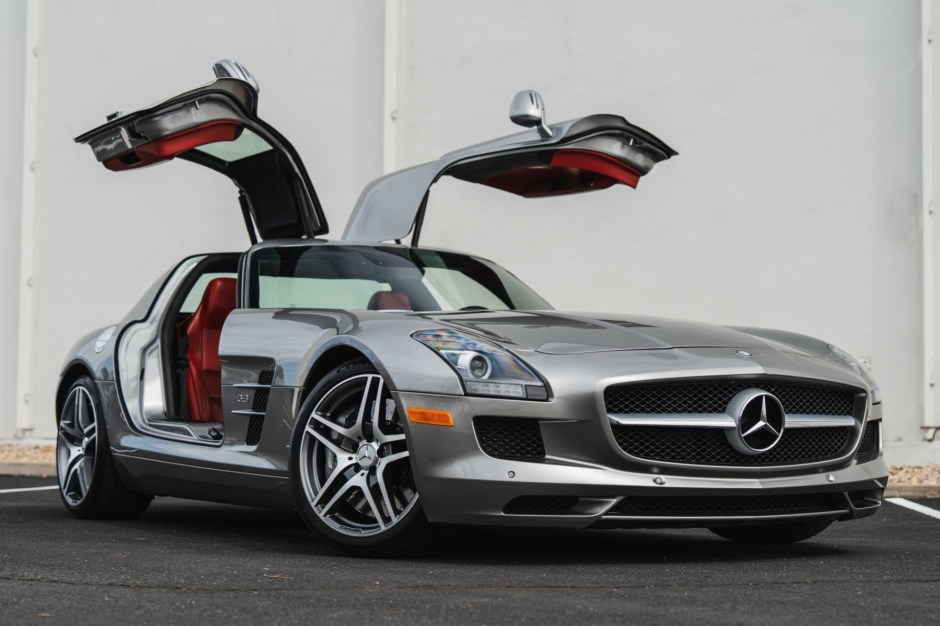 2011 Mercedes-Benz SLS AMG sold at auction for $326,000