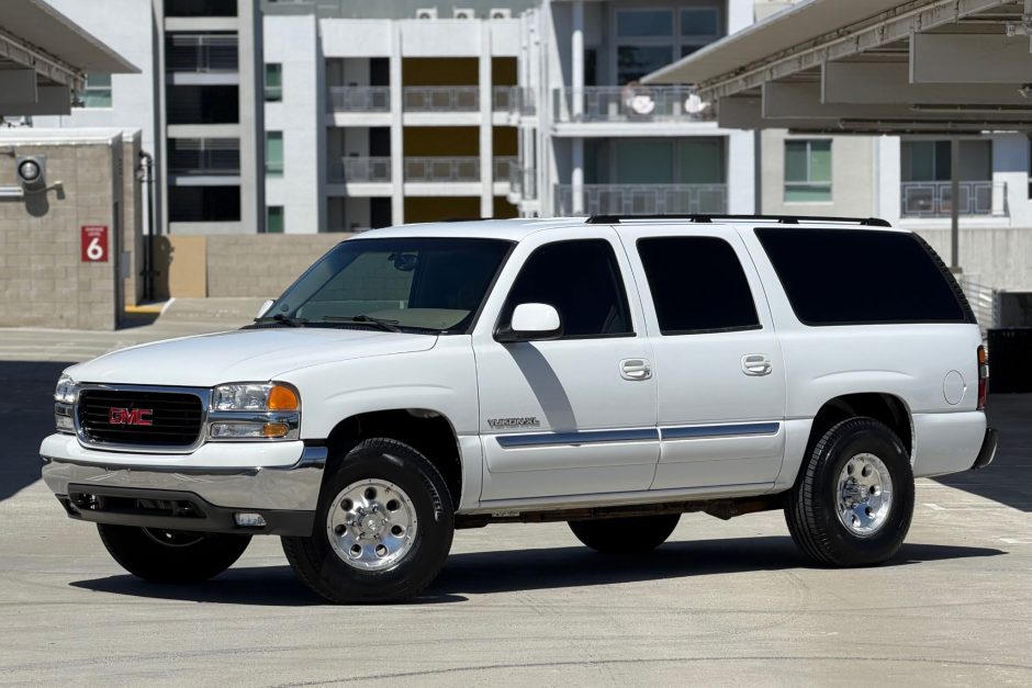 2004 GMC Yukon sold at auction for $8,500