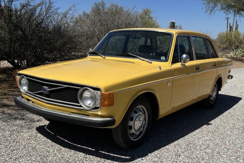 1973 Volvo 140 Series sold at auction for $3,850