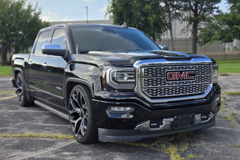 2018 GMC Sierra sold at auction for $25,500