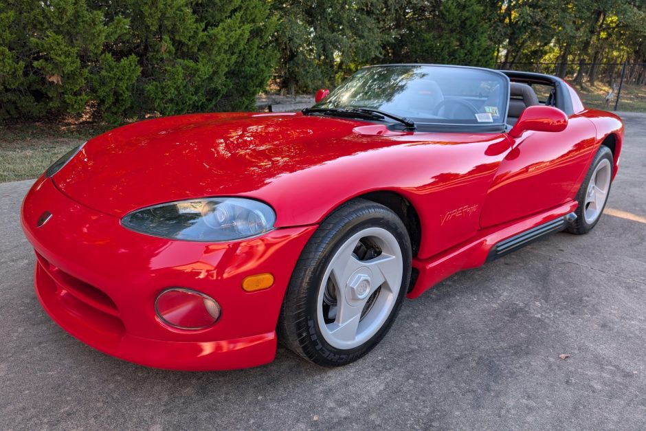 1993 Dodge Viper sold at auction for $63,000