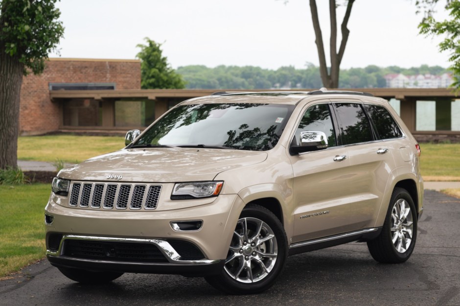 2014 Jeep Grand Cherokee sold at auction for $15,500