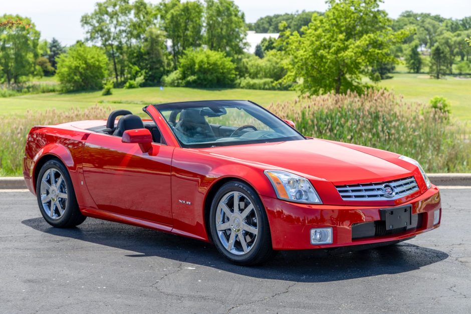 2007 Cadillac XLR sold at auction for $20,161