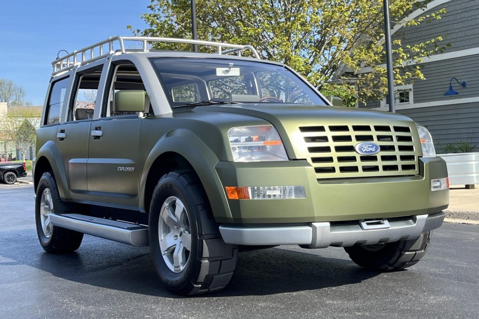2001 Ford Explorer sold at auction for $25,288