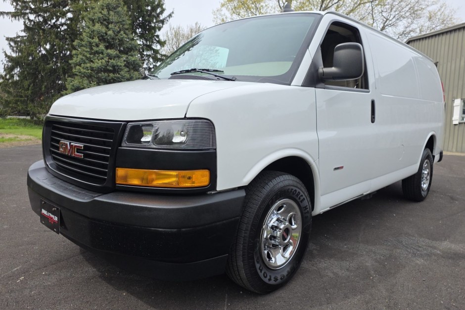 2018 GMC Van sold at auction for $13,750
