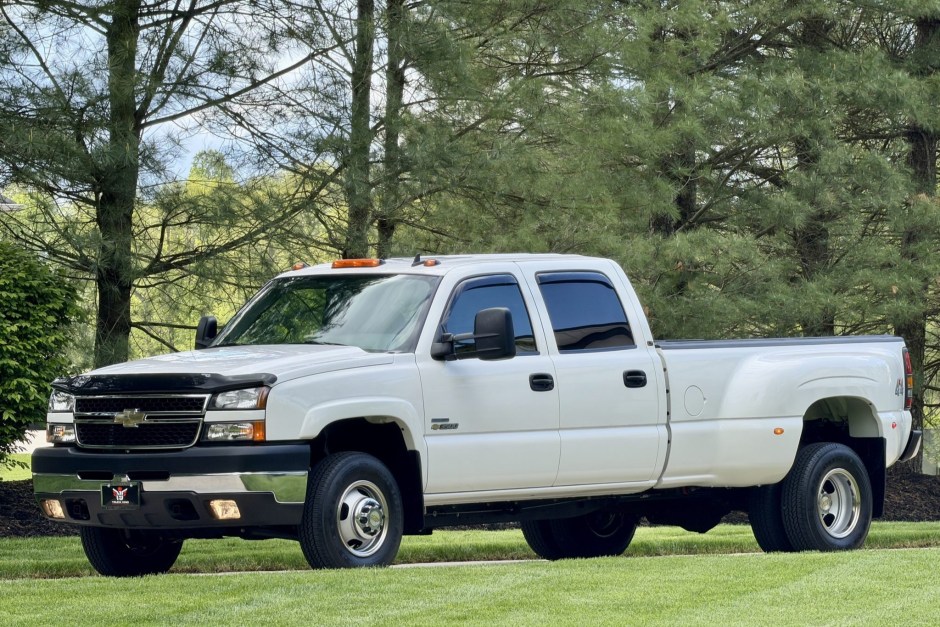 2007 Chevrolet Silverado sold at auction for $65,000